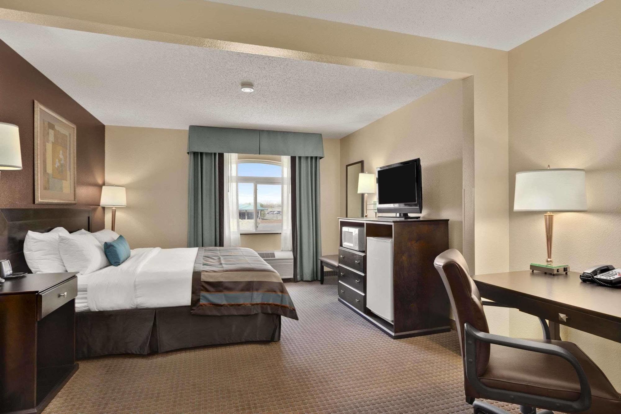 Wingate By Wyndham Pueblo Hotel Kültér fotó